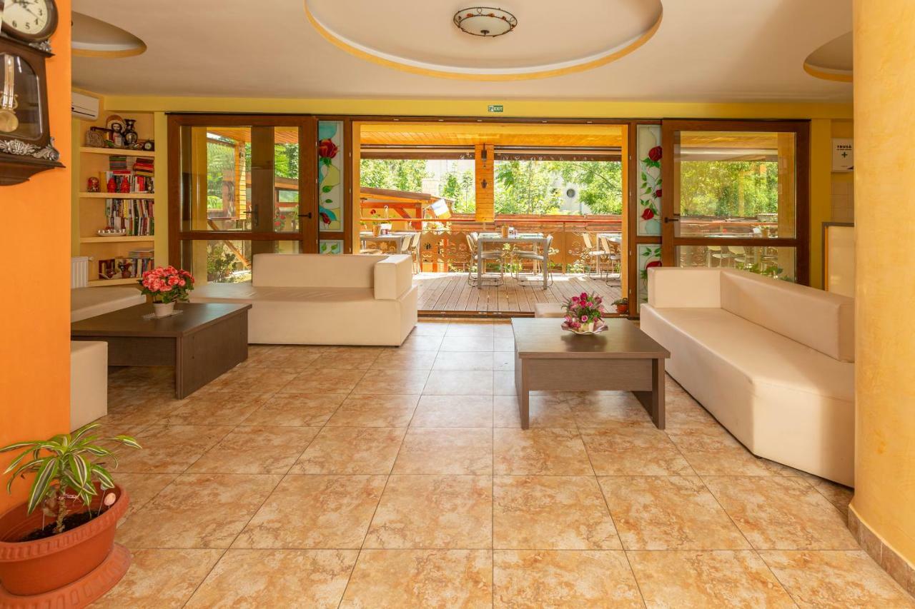 Отель Rosiem House Текиргьол Экстерьер фото